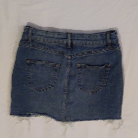 Wild Fable Denim Skirt ( distressed )  size2  NICE - Picture 3 of 3